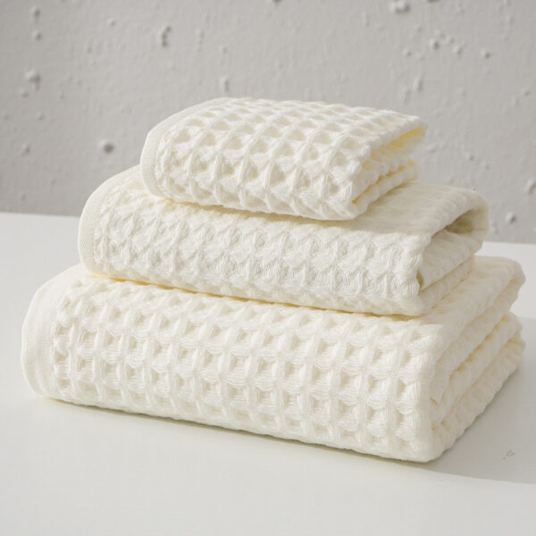 Pure Cotton Honeycomb 32 Bath Towels - Image 3