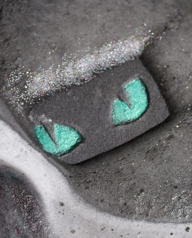 Cats Eyes Halloween  Bath Bomb 80g