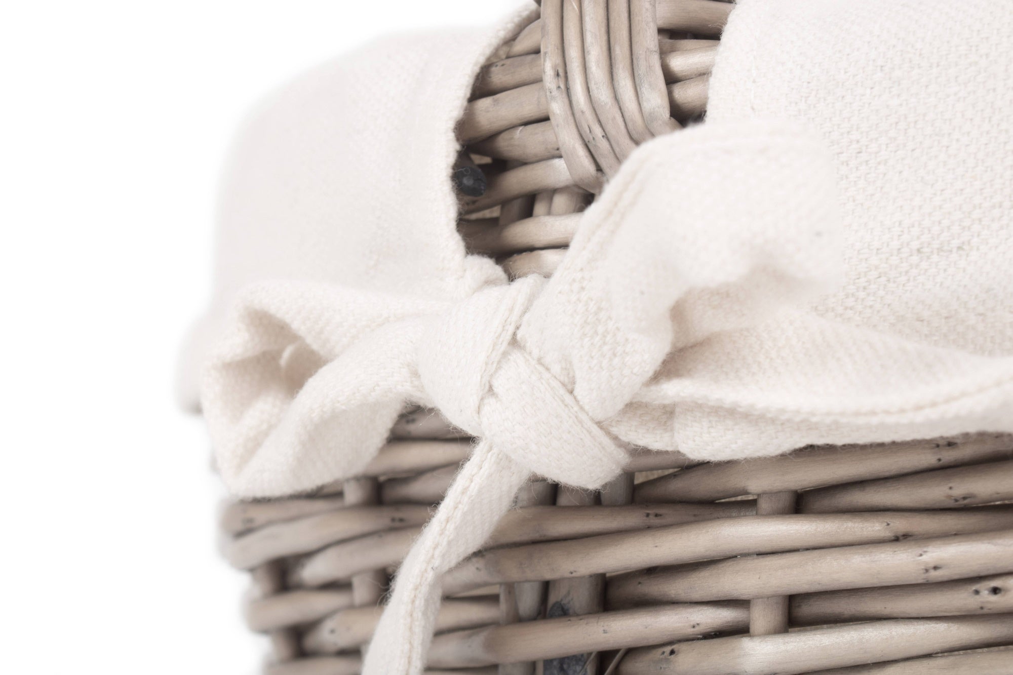 C107WSmallLinedAntiqueWashWickerBathroomShoppingBasket1.jpg