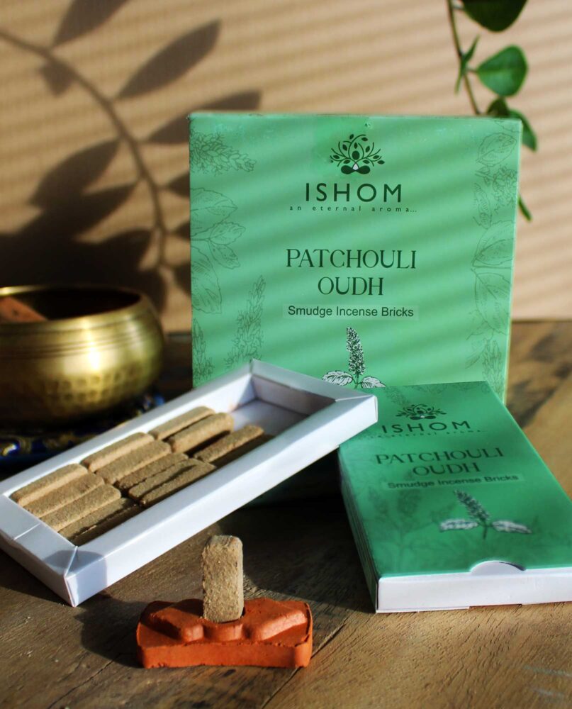 Pack of 15 Natural Incense Smudge Bricks and Burner - Patchouli Wood