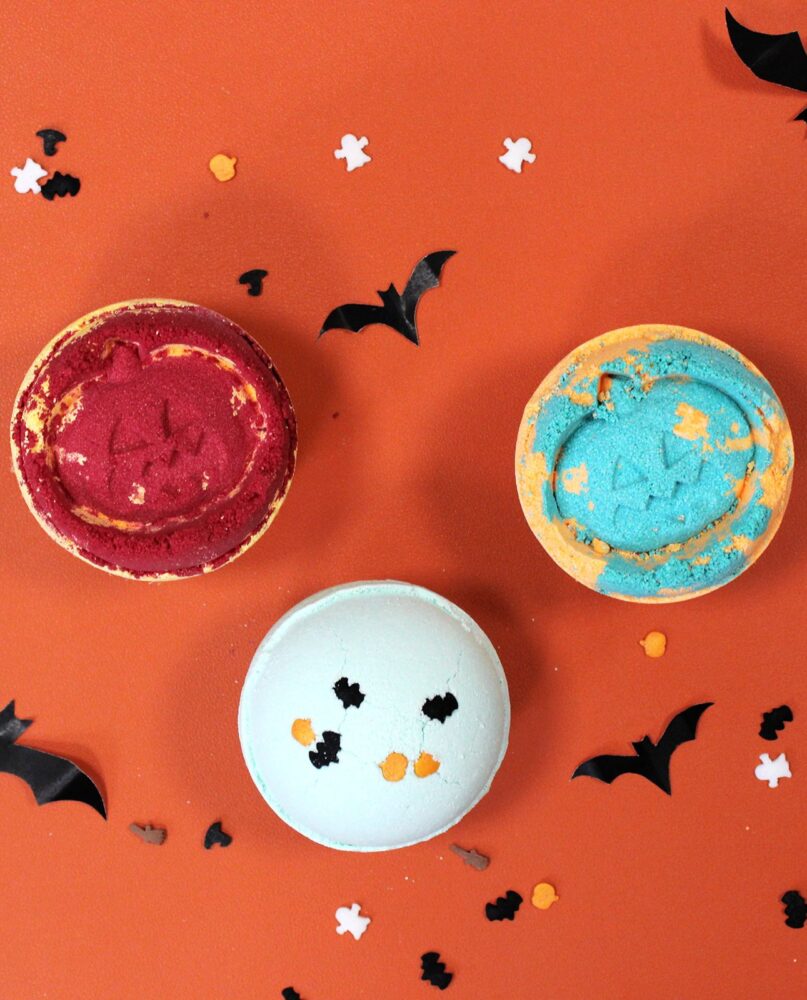 Coconut & Lime Halloween Bath Bomb
