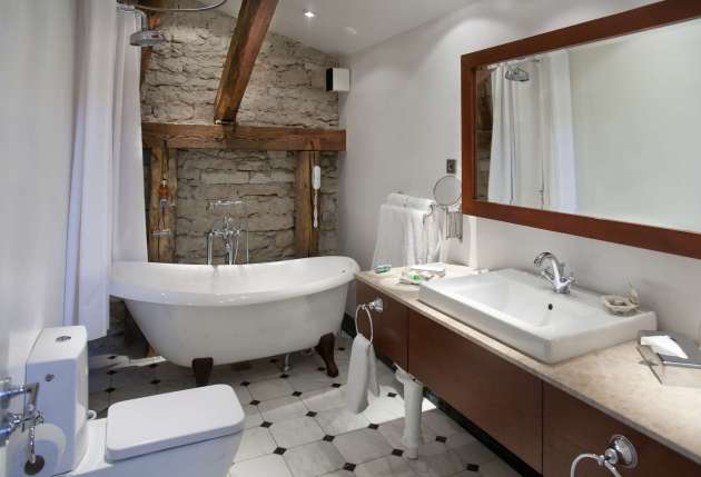 Pädaste Manor Bathroom